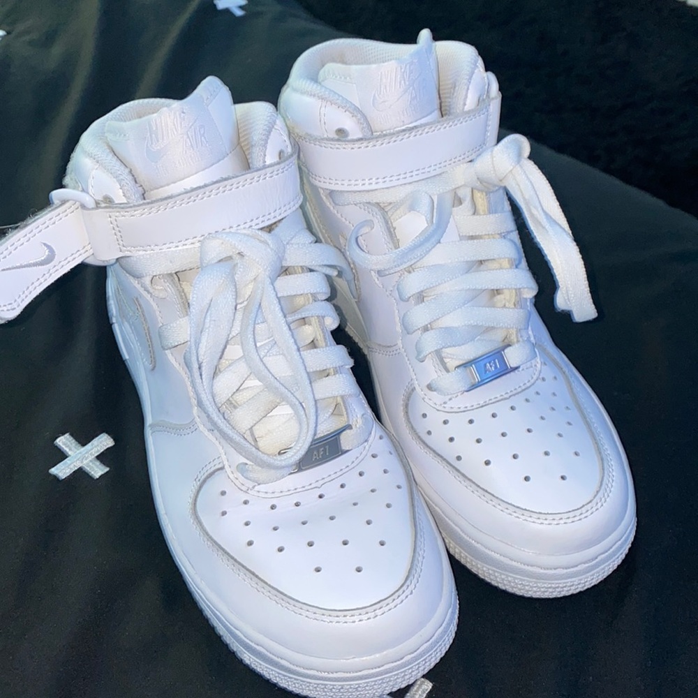 Nike Air Force ones mid